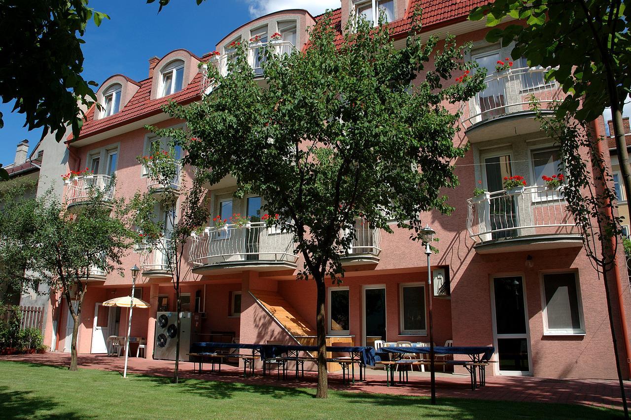 Bella Hotel Szeged Exterior foto
