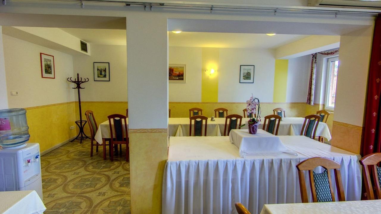 Bella Hotel Szeged Exterior foto